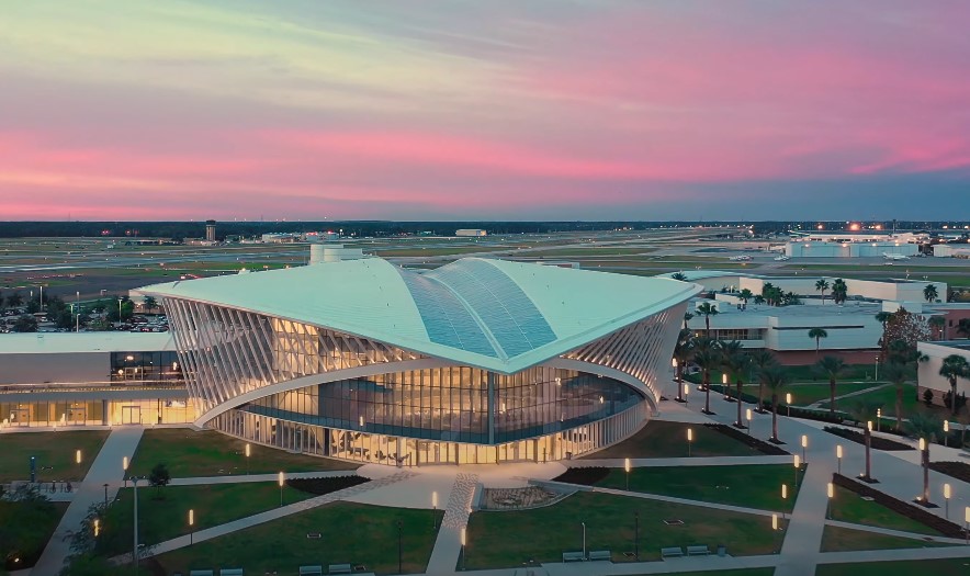 Drone shot of the Embry-Riddle Aeronautical University Worldwide building